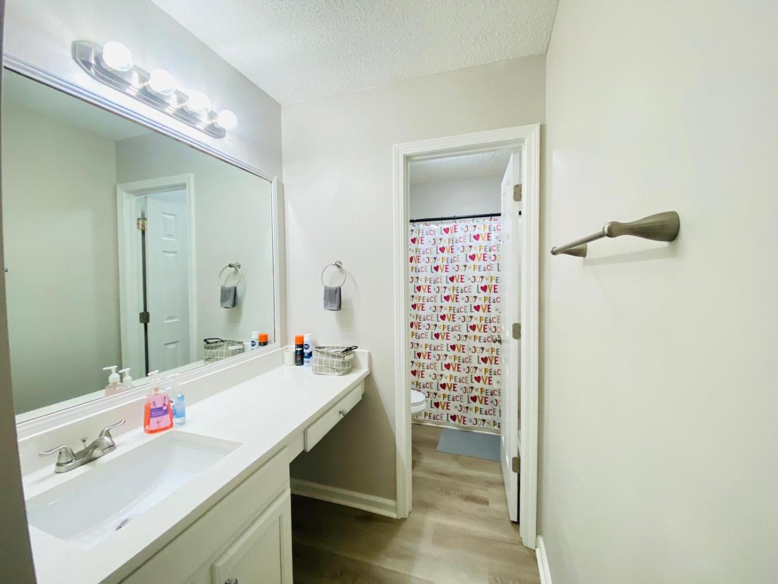 Spacious Room With Shared Bathroom Raleigh Eksteriør bilde