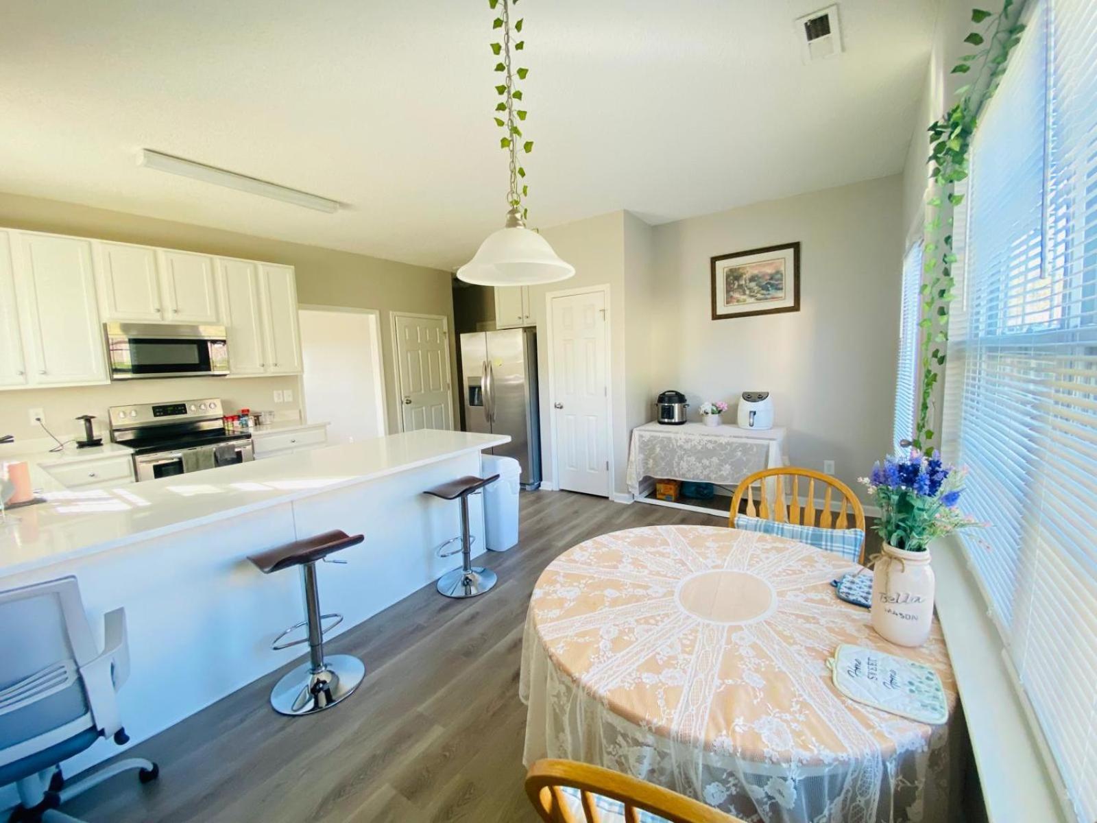 Spacious Room With Shared Bathroom Raleigh Eksteriør bilde